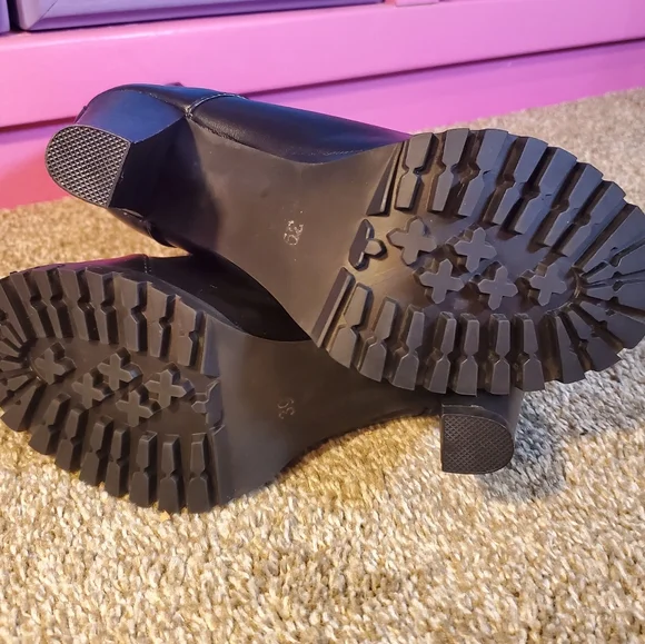 Hot Black Leather Boots Side Zip Buckle Strap Chunky High Heel with Studs Size 8 - Picture 12 of 13